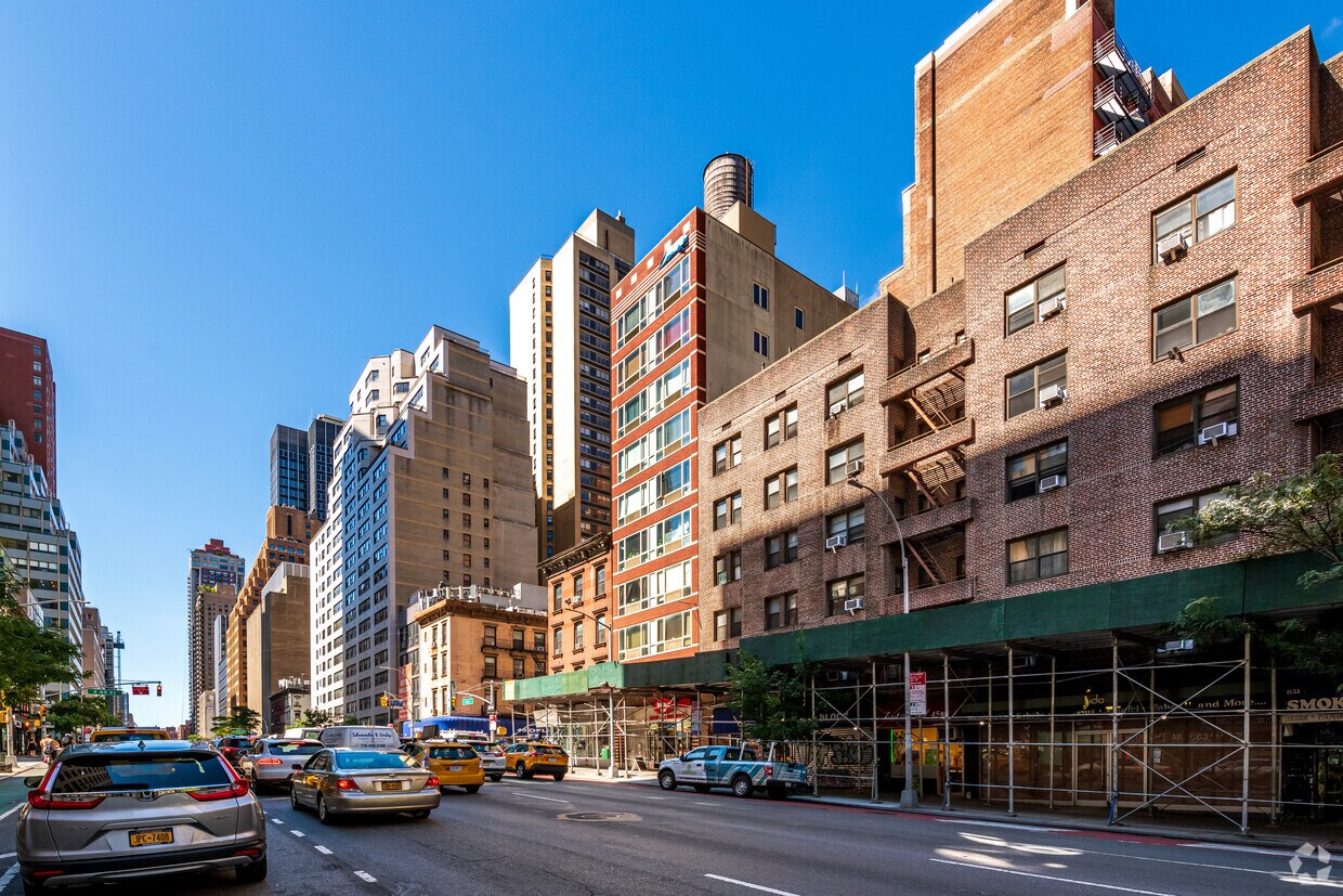 Building Photo - 845 2nd Ave