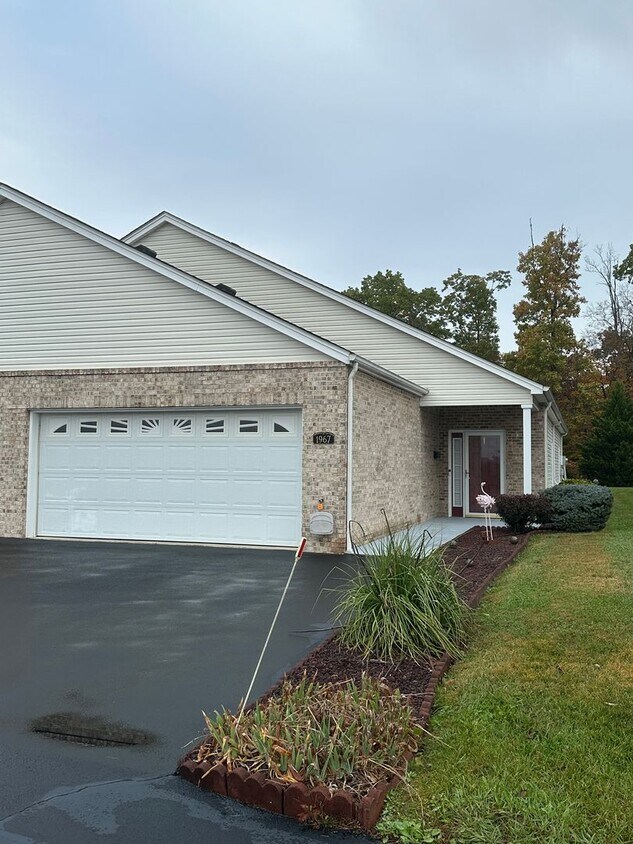 Foto principal - 3 Bedroom / 2 Bath Brick Home Kingsport, TN