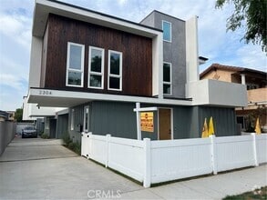 Building Photo - 2304 grant