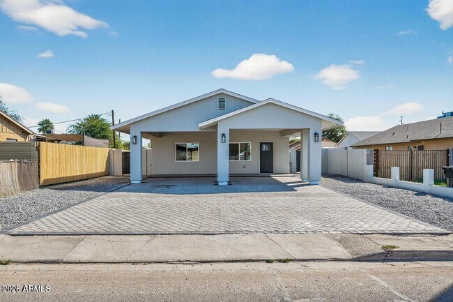Foto del edificio - 739 S Central Ave