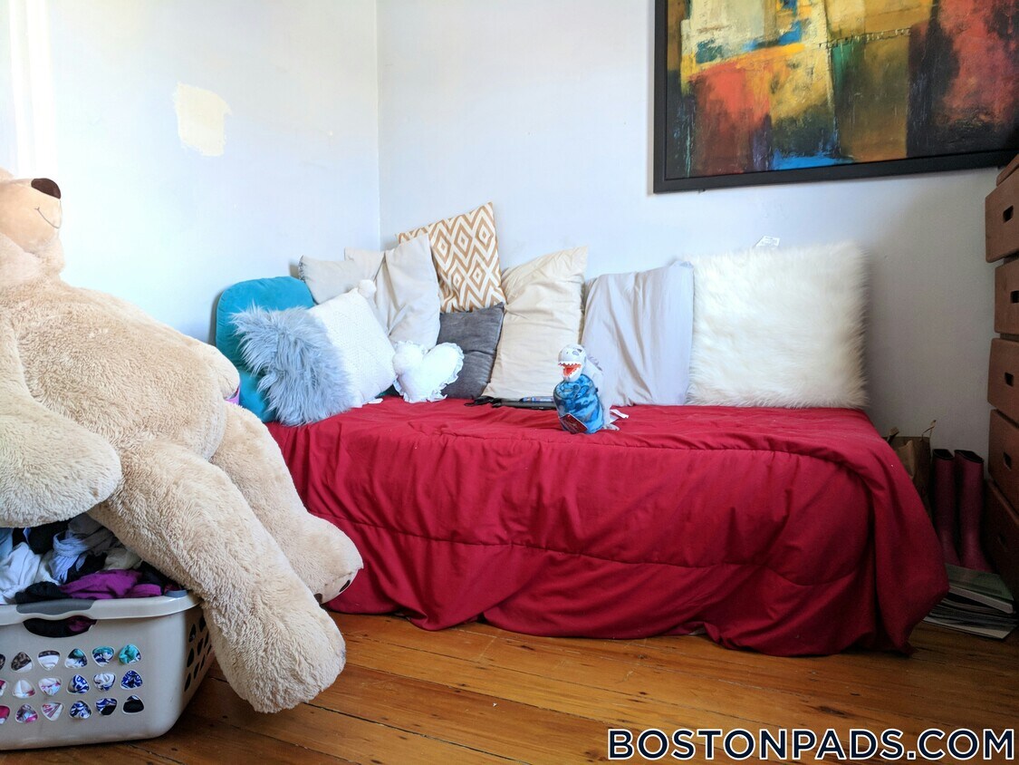 Foto principal - 168 Hillside St