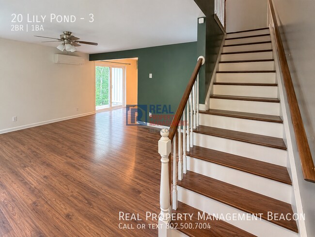 Foto del edificio - 20 Lily Pond Rd