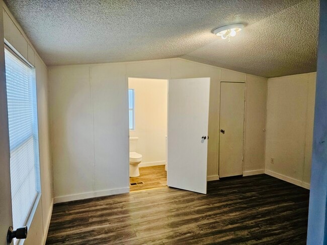 Foto del edificio - 3913 Carlyss Dr