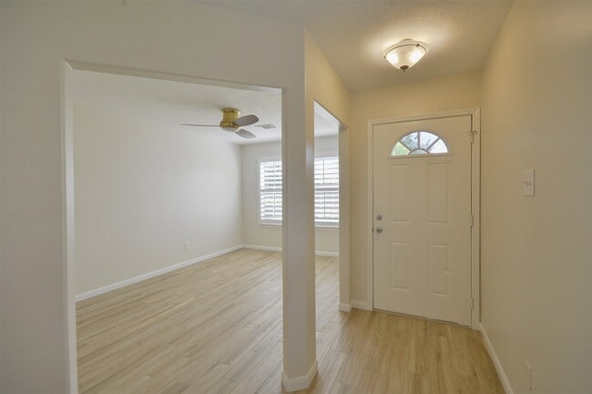 Building Photo - 23307 Leafstone Ln