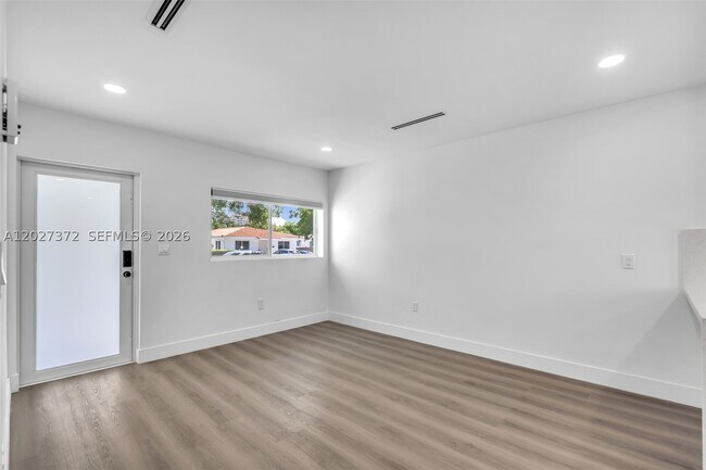 Foto del edificio - 2814 SW 26th St