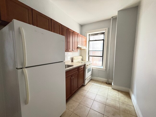 Building Photo - 35 Kelly Pky