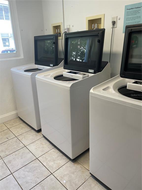 Building Photo - 210 5th Ave S