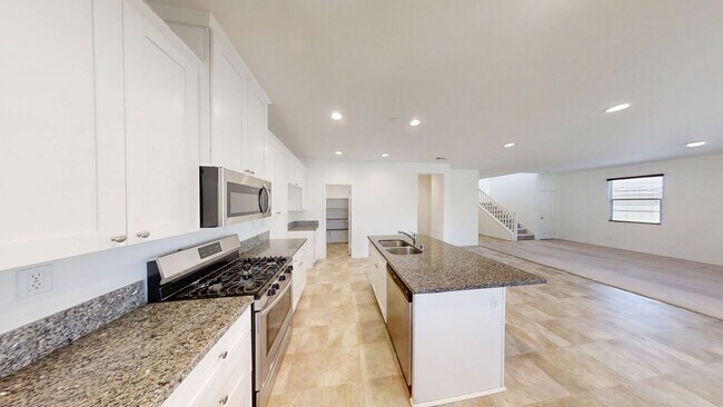 Building Photo - Beautiful 3Bed 2.5Bath
