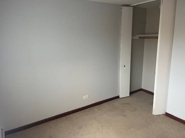 Foto del edificio - 9240 Seymour Ave