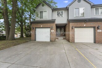 Building Photo - 473 N Hix Rd
