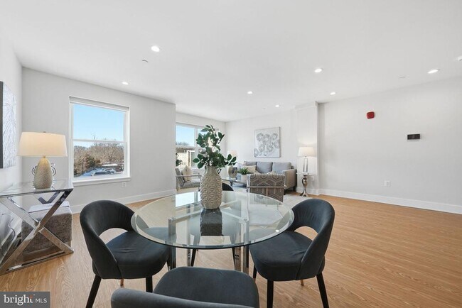 Foto del edificio - 2134 Wisconsin Ave NW