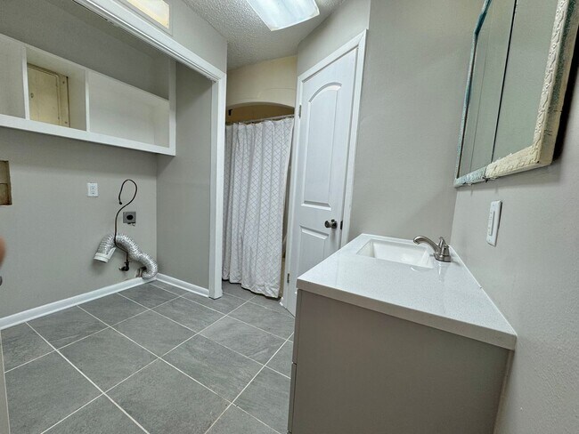 Foto del edificio - Home for Rent Coming soon!