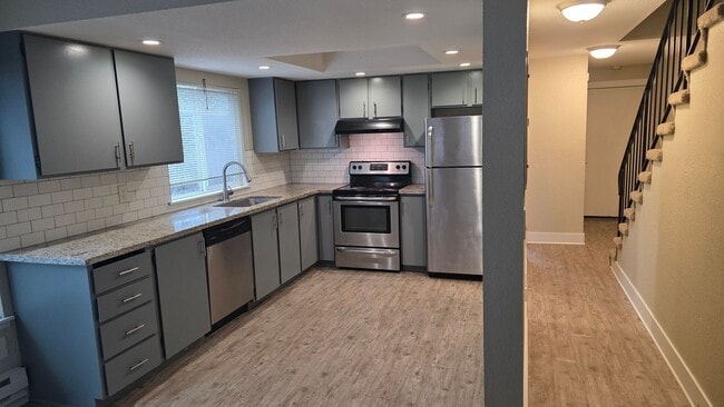 Foto del edificio - Open Concept Townhome with Balcony