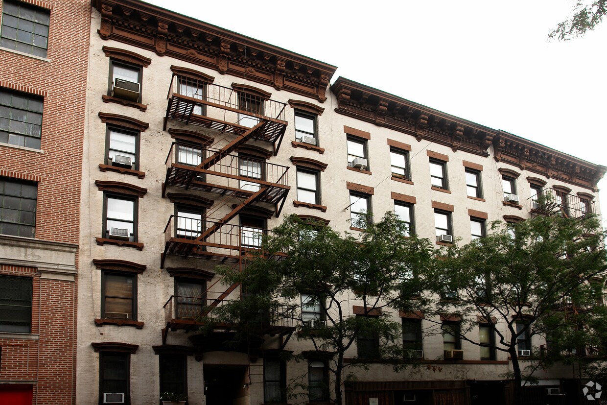 441-445 CON 49th St - 441-445 W 49th St