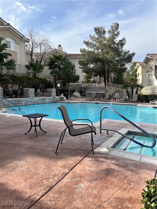 Foto del edificio - 1500 Cardinal Peak Ln