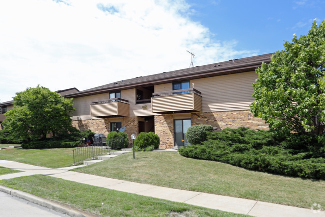 Building Photo - Country Oaks Apartments