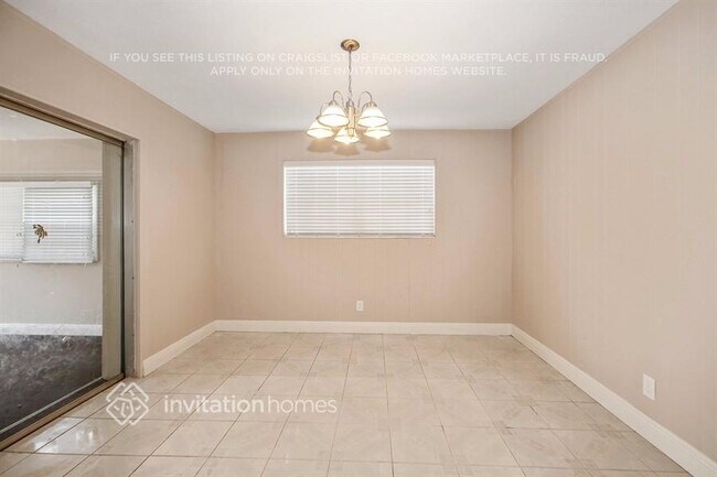 Building Photo - 200 SW 65th Way