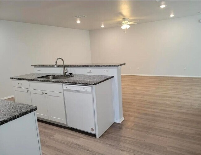 Foto del edificio - 5524 Jarvis St