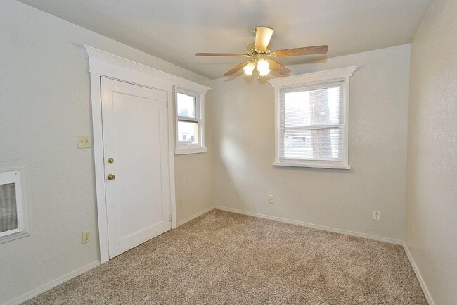 Foto del edificio - 815 E 1st St