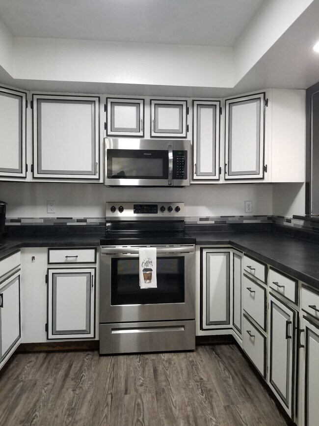 Kitchen - 1264 Dolen Pl
