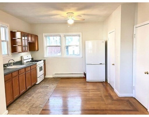 Foto del edificio - 175 F St