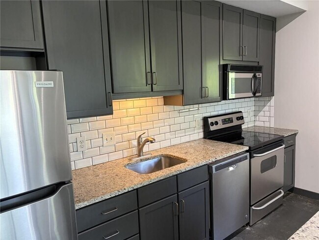 Foto del edificio - 620 Glen Iris Dr NE