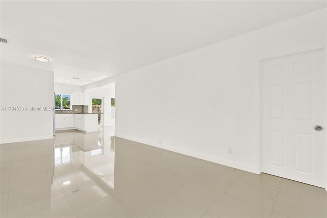 Foto del edificio - 6450 SW 28th St