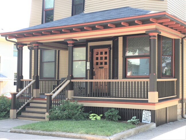 Foto del edificio - 361 Bates Ave