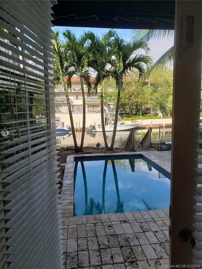 Foto del edificio - 5116 Riviera Dr