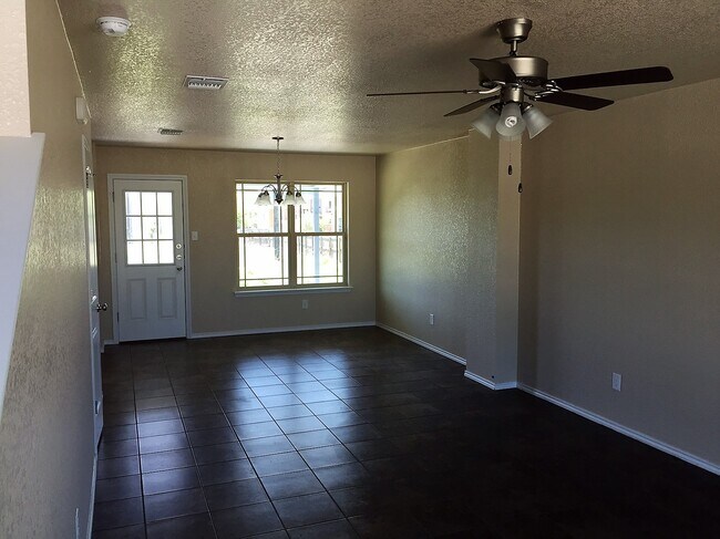 Foto del edificio - 941 Brookview Dr