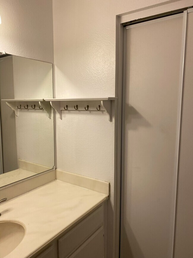 Foto del edificio - 8553 Richwood Dr