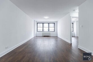 Building Photo - 96 Fifth Avenue