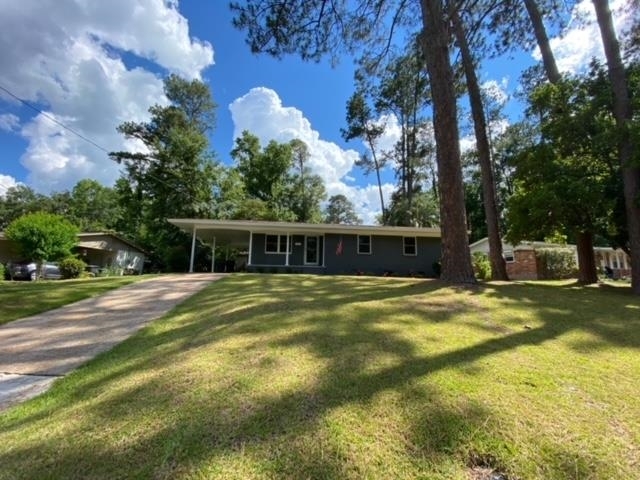 Foto del edificio - 899 Tamarack Ave