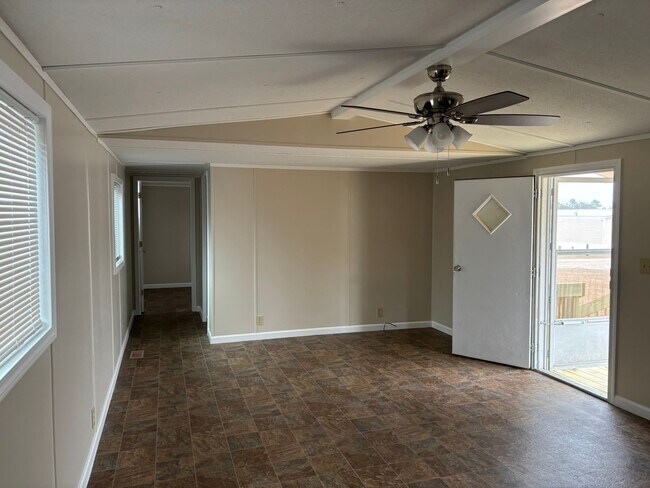 Foto del edificio - 810 Hayes Crossing Rd