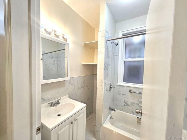 Building Photo - 137 S 12th Ave