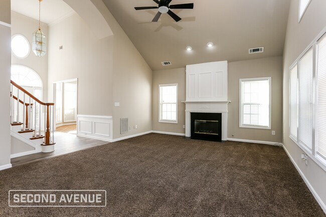 Foto del edificio - 3725 Hansberry Dr