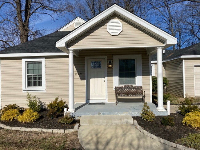 Photo - 12201 Old Shelbyville Rd House