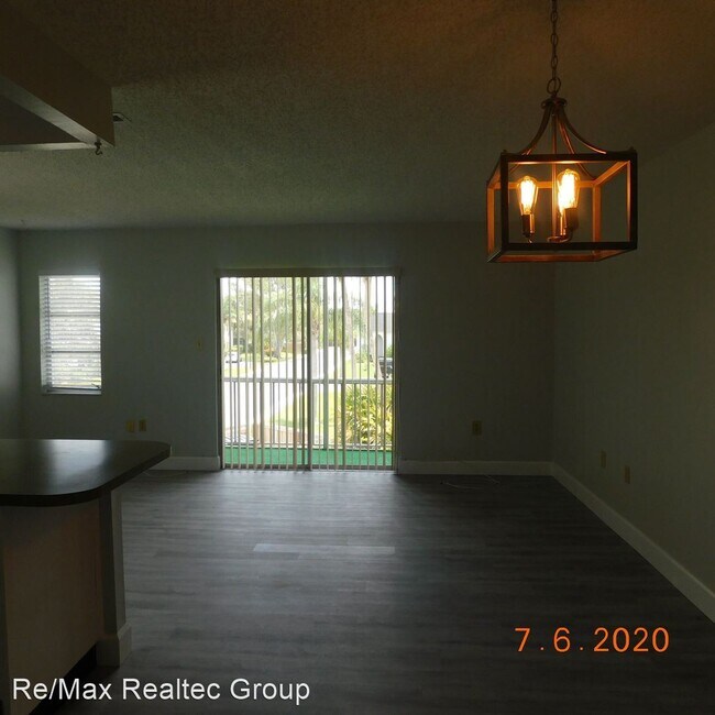 Building Photo - 367 S McMullen Booth Rd