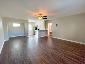 Building Photo - 1058 Roewill Dr