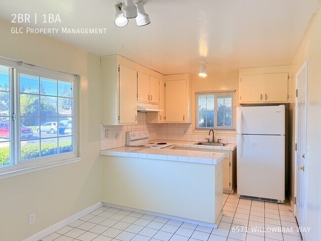 Foto del edificio - 6571 Willowbrae Way