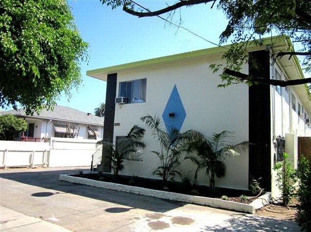 Building Photo - 3160 Cazador St