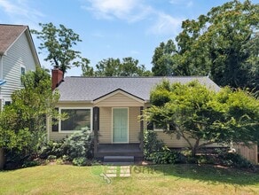 102 Woodville Ave