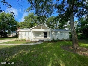 Building Photo - 102 Edgewater Club Rd