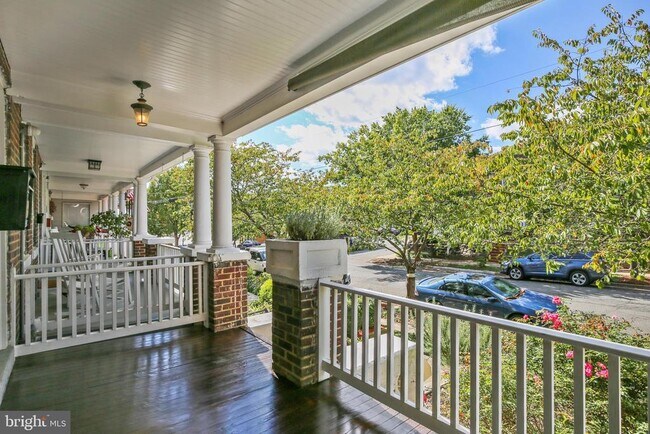 Foto del edificio - 119 N Peyton St