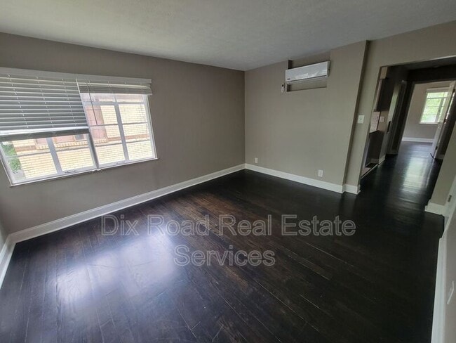 Foto del edificio - 350 Ross Ave
