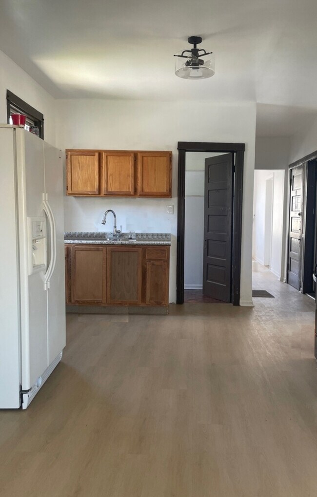 Foto del edificio - 2956 S Farrell St