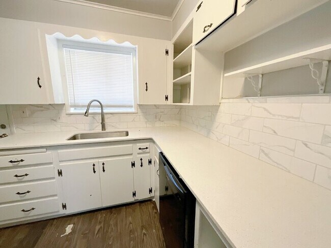 Foto del edificio - 6531 E 28th St