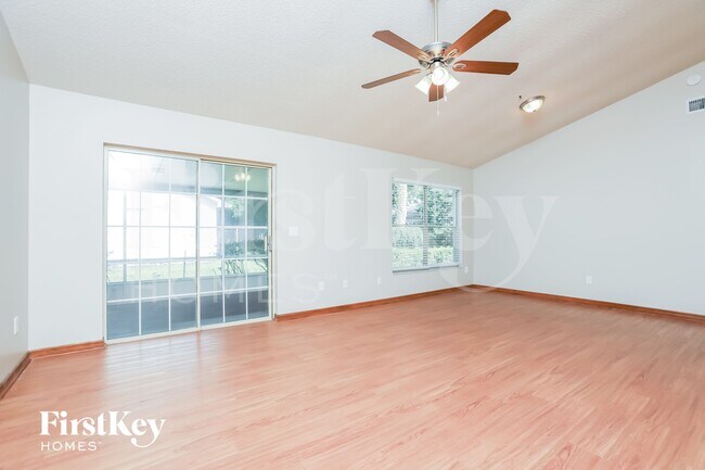 Foto del edificio - 104 Hazel Blvd