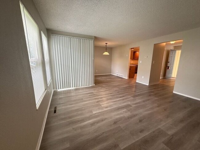 Building Photo - 1018 Davidson Dr