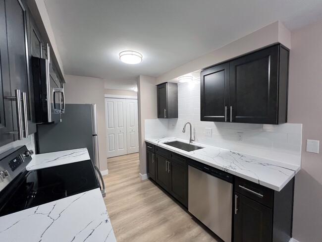 Foto del edificio - 708 Browning Ave S